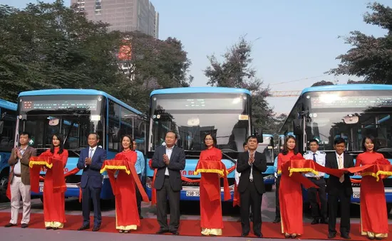 Hà Nội có thêm 2 tuyến xe bus được thay mới