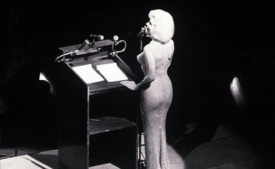 Váy Marilyn Monroe diện sinh nhật Tổng thống Mỹ đạt giá kỷ lục 4,8 triệu USD