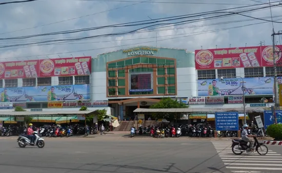 Tây Ninh: Tiểu thương TTTM Long Hoa  bức xúc vì giá thuê sạp tăng cao