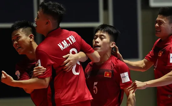 [KT] Italia 2 - 0 Việt Nam: Việt Nam lọt vào vòng knock-out