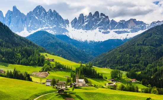 Dolomites - Thiên đường ẩn mình giữa sau rặng núi Alps