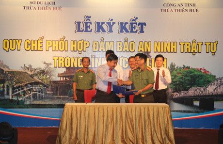 Ký kết phối hợp  an ninh du lịch tại TT-Huế