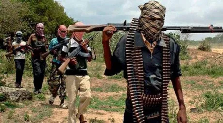 Thủ lĩnh Boko Haram chỉ đạo bắt cóc hàng trăm nữ sinh đã ra đầu hàng