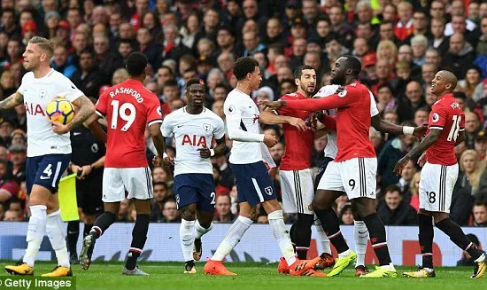 VIDEO: Man Utd suýt trừng phạt sai lầm của hàng thủ Tottenham