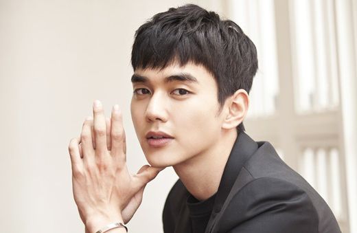 "Mặt nạ quân chủ" Yoo Seung Ho thú nhận nhập ngũ để chạy trốn khỏi showbiz