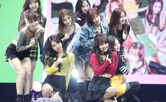 TWICE đốn tim fan bằng hit mới gây nghiện