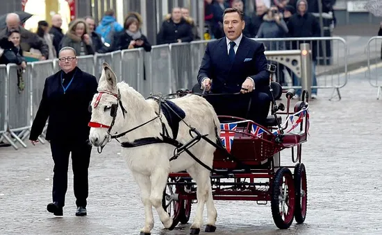 Britain's Got Talent khởi động mùa mới với màn chào đón của những... chú lừa