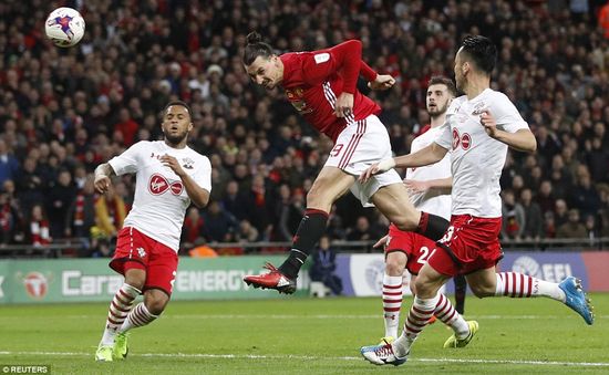 Man Utd 3-2 Southampton: Ibrahimovic lại tỏa sáng, Quỷ đỏ giành cúp nghẹt thở