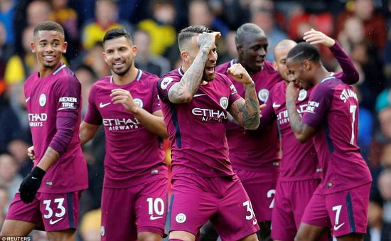 Watford 0-6 Man City: Pep Guardiola và binh đoàn "huỷ diệt"