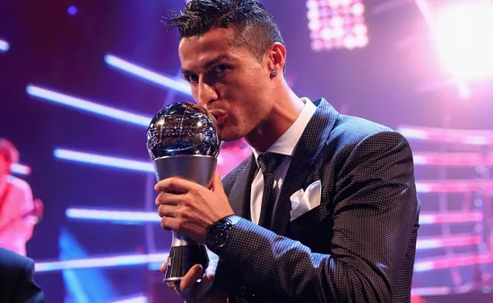 FIFA The Best 2017: Cristiano Ronaldo lần thứ 5 đoạt giải Cầu thủ xuất sắc nhất