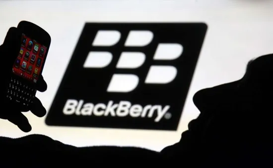 BlackBerry cũng "đua đòi" làm điện thoại chống nước