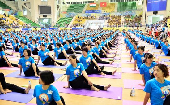 2 cơ hội nhận quà trong Ngày Quốc tế Yoga lần thứ 6 tại Hà Nội