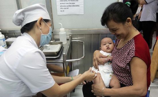 Thiếu vaccine sởi và DPT tiêm cho trẻ, Bộ Y tế nói gì?