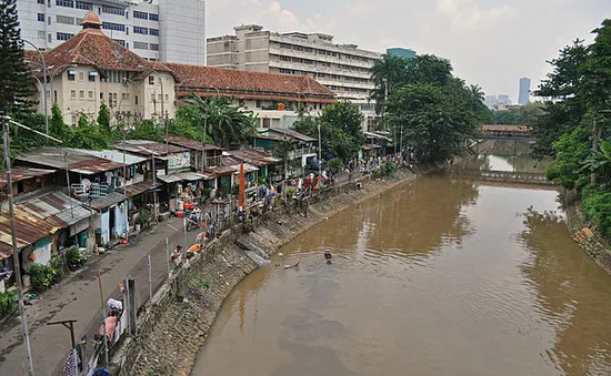 Indonesia hồi sinh 14 con sông ở thủ đô Jakarta