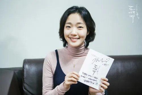 Kim Go Eun xác nhận tham gia dự án tái xuất của Lee Min Ho