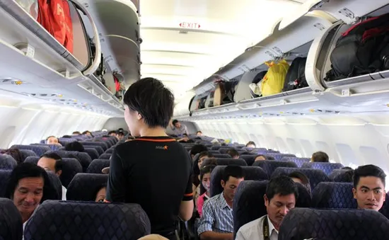 Jetstar Pacific cấm sử dụng sạc pin dự phòng điện thoại trên máy bay