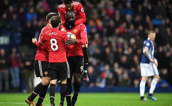 Thắng nhọc nhằn West Brom, Man Utd tiếp tục bám đuổi Man City