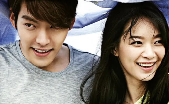 Trong cơn bạo bệnh, Kim Woo Bin vẫn có Shin Min Ah ở bên