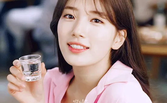 Bất ngờ với tửu lượng của Suzy