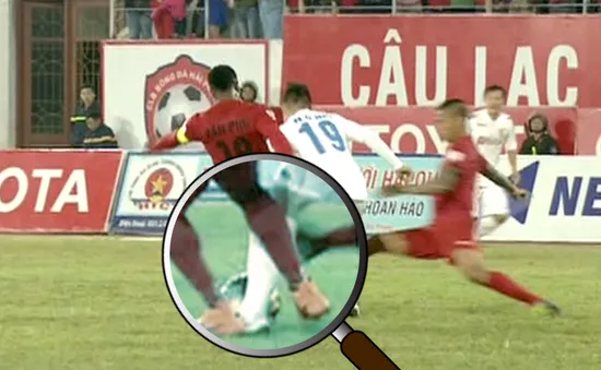 VIDEO: Góc quan sát rõ nhất về quả phạt đền gây tranh cãi trận CLB Hải Phòng 1-1 CLB Hà Nội