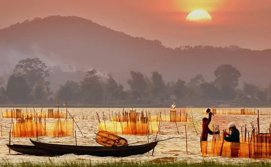 Chiêm ngưỡng vẻ đẹp hồ Lắk