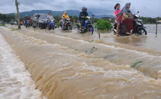 Bão Cempaka tấn công Indonesia, 41 người thiệt mạng