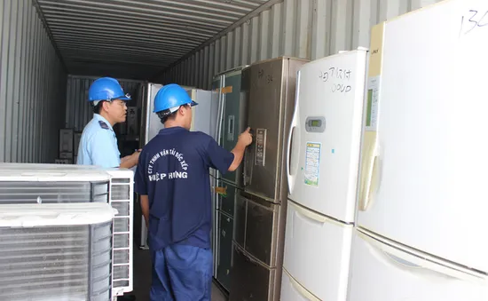 Bắt 1 cán bộ hải quan liên quan đến vụ “mất tích” 213 container