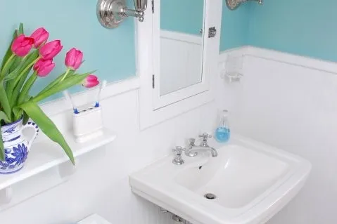 Những vật dụng bạn không nên dùng quá lâu trong phòng tắm