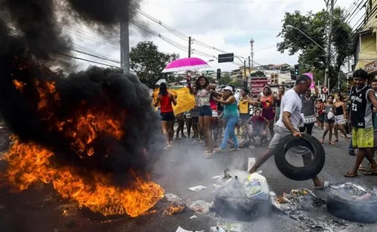 Brazil: Cướp bóc, bạo loạn bùng phát vì cảnh sát đình công