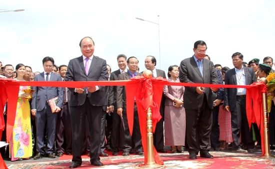 Khánh thành cầu Long Bình - Chrey Thom nối tỉnh An Giang (Việt Nam) và Kandal (Campuchia)