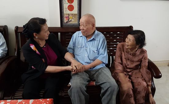 Chủ tịch Quốc hội thăm người có công tại tỉnh Quảng Nam