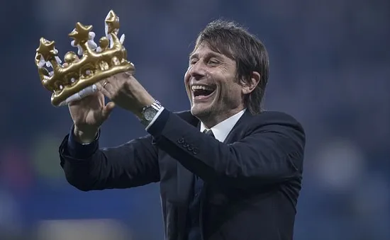 HLV Conte tiếp tục gắn bó với Chelsea thêm 2 năm