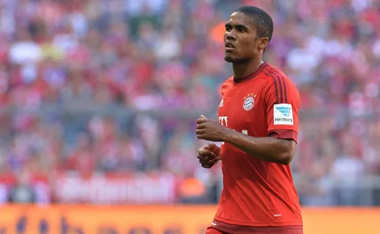 Douglas Costa cân nhắc rời Bayern Munich