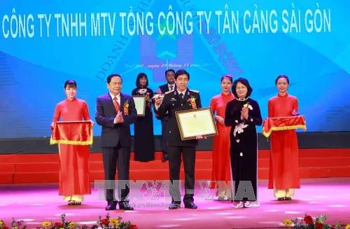 Vinh danh 74 doanh nghiệp vì người lao động năm 2017