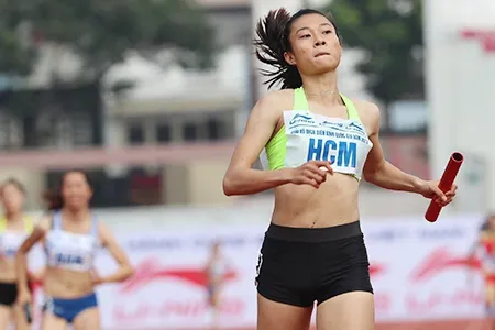 Giải điền kinh VĐQG 2017: Lê Tú Chinh giành thêm HCV 4x100m tiếp sức nữ