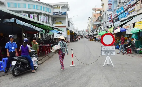 Đã tháo dỡ rào chắn ở chợ trung tâm thành phố Sóc Trăng