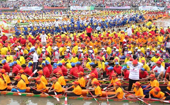 Cân nhắc dừng lễ hội Ok Om Bok - đua ghe ngo tại Sóc Trăng