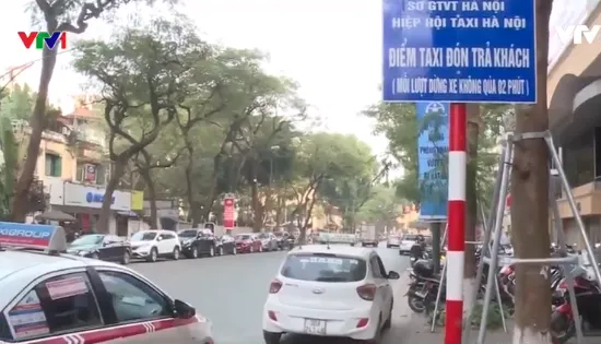 Taxi Hà Nội có điểm dừng đỗ đón khách