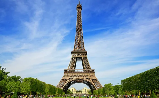 Pháp sẽ xây dựng lớp kính chống đạn bảo vệ Tháp Eiffel