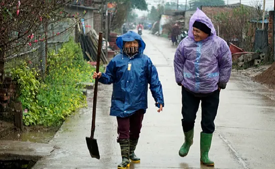 Bắc miền Trung chìm trong gió rét