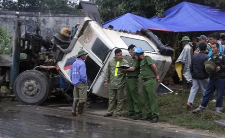 Lãnh đạo tỉnh Nghệ An chia buồn với gia đình nạn nhân trong 2 vụ tai nạn