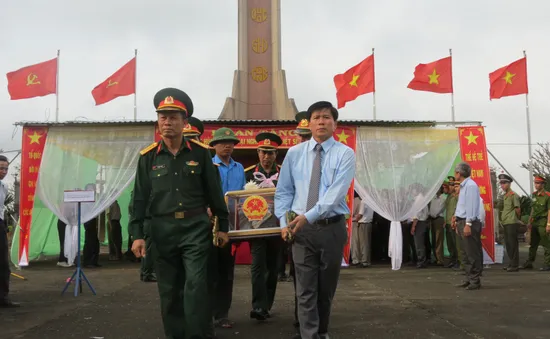 TT-Huế: Truy điệu, cải táng các anh hùng liệt sĩ tại Phong Điền