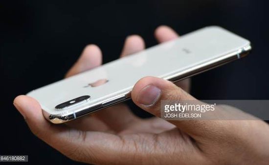 Vừa lên kệ, đã có iPhone X bán ở... vỉa hè Hong Kong (Trung Quốc) trong ngày mở bán