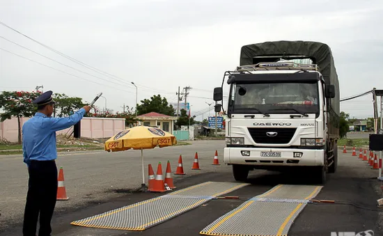 Ninh Thuận tăng cường kiểm soát xe quá tải