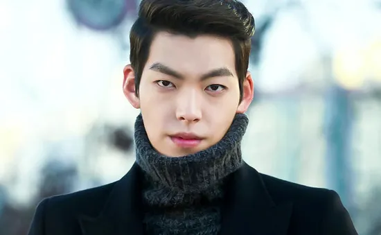 Fan ngã quỵ trước tin tài tử Kim Woo Bin bị ung thư vòm họng