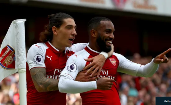 Lacazette dứt điểm “sắc” nhất Ngoại hạng Anh mùa này