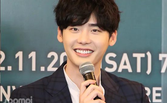 Lee Jong Suk không thể đóng phim vì phải nhập ngũ?