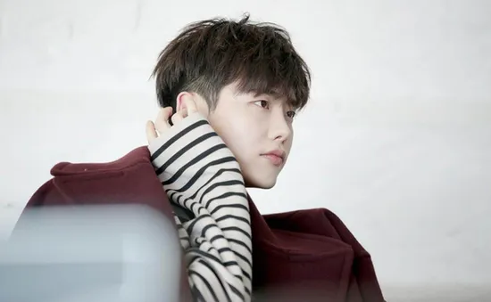 Lee Jong Suk chuẩn bị đóng phim mới cùng bạn gái Lee Min Ho