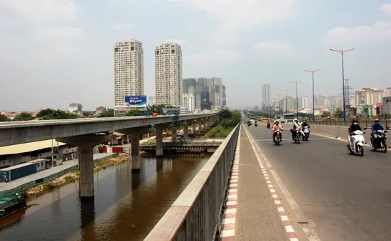 Nợ nhà thầu 1.300 tỷ đồng, tuyến metro số 1 có nguy cơ chậm tiến độ