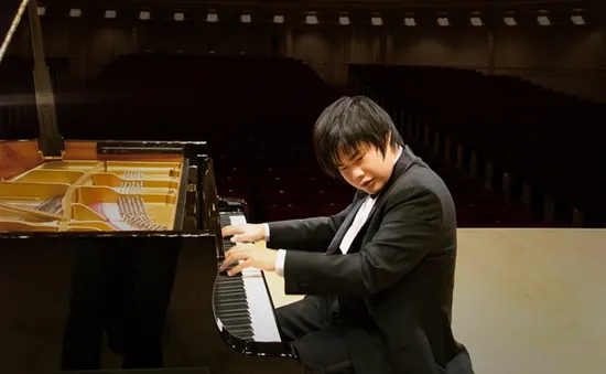 Nobuyuki Tsujii - Nghệ sĩ piano khiếm thị tài năng của Nhật Bản